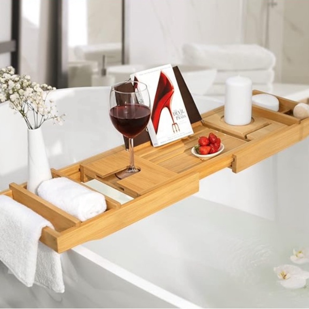 NWOT Expandable Bamboo Luxury Bathtub Tray